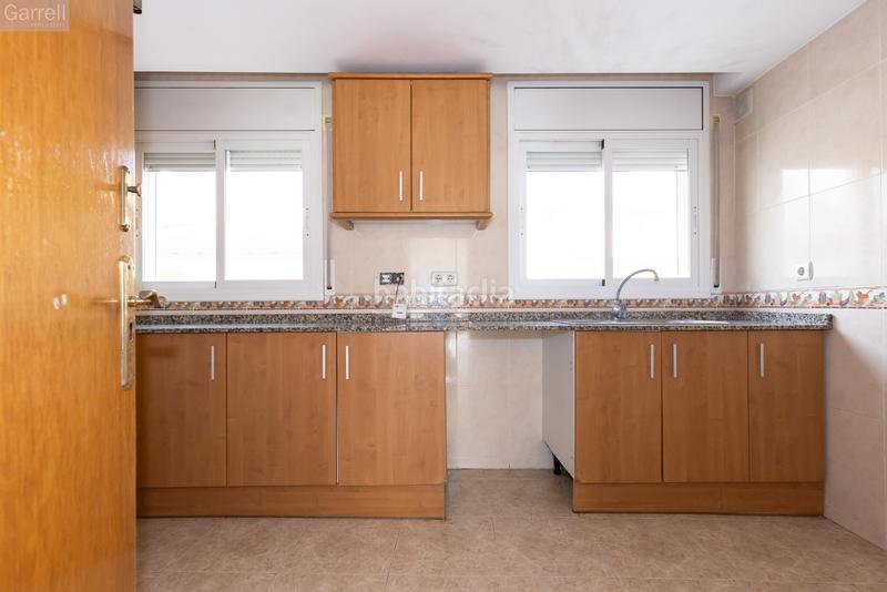 Foto cfe334cd-2e3e-44b2-af98-65d076a0cd76. Reihenhaus mit parking in Roda de Barà