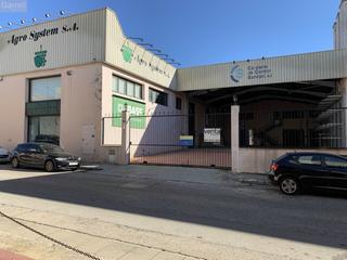 Nau industrial  Cl miquel torres carbo 
 vilafranca del penedes (barcelona)