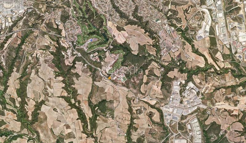 Foto eca6d7b4-bb60-4806-aa68-0855da318cc4. Terreno residenziale in Sant Esteve Sesrovires