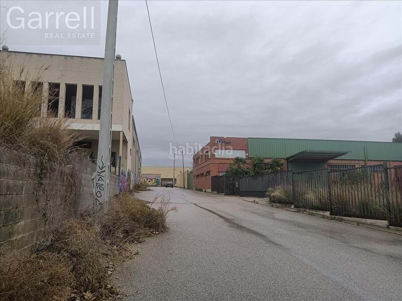 Foto e8e19181-d99c-4738-86a4-e45206486e84. Nau industrial a Puigpelat