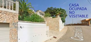 Xalet  Carrer sant damia 
 blanes (girona). Okupado