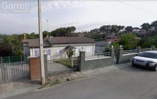 Chalet  Carrer roure 
 lliça de vall (barcelona)