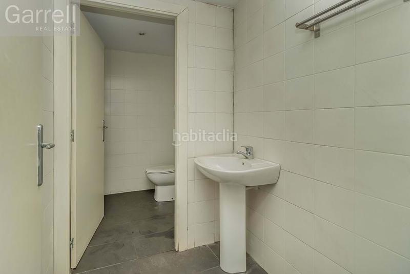 Foto a0f489b7-dba6-4fd1-abfb-0a443afa3221. Local comercial en Centre Sabadell