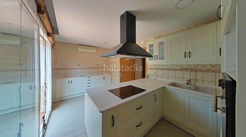 Foto c234417c-ab8a-49a6-a024-f3e23bdf9c18. Chalet en Roc Blanc Terrassa