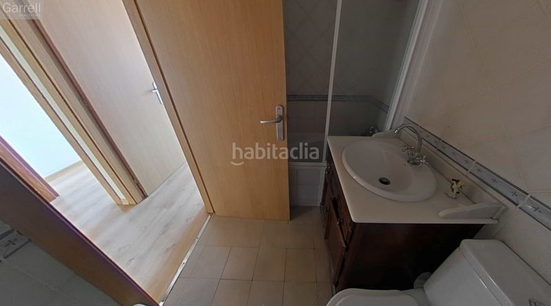 Foto ec470884-c3a1-4490-95fc-d896a239699a. Chalet en Roc Blanc Terrassa