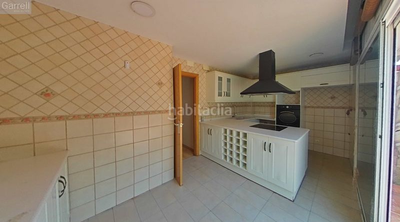 Foto f8d6cdf7-7ea6-4b22-8191-e2a634598dbf. Chalet en Roc Blanc Terrassa