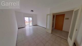 Flat  Carrer merce 
es: pl: pt:
 blanes (girona). Piso ocupado