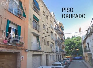 Appartement  Carrer merce 
es: pl: pt:
 blanes (girona). Piso ocupado