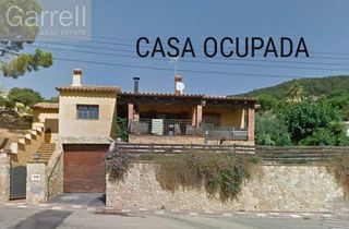 Chalet  Carrer de l'heura. Casa ocupada