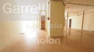 Foto 0098624f-adfa-485c-8fa9-cd02e7f77494. Local comercial a La Gavarra Cornellà de Llobregat
