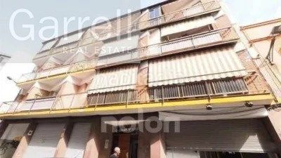 Foto 54a0ac6e-6c46-469b-bd1a-cee4fb250a80. Local comercial a La Gavarra Cornellà de Llobregat