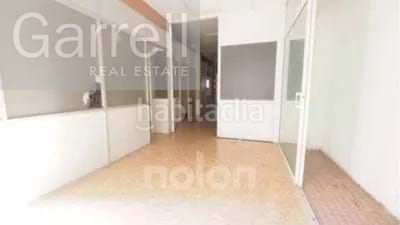 Foto a8806aa1-7f59-4fb4-8f64-c10ea1f1ab41. Local comercial a La Gavarra Cornellà de Llobregat
