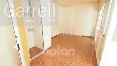 Foto b12b9aee-8b58-409b-bd90-c9a7c3a85d67. Local comercial a La Gavarra Cornellà de Llobregat