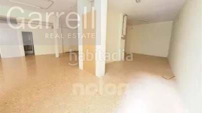 Foto c2567001-ff46-4d1b-95f1-dc7f81a2af87. Local comercial a La Gavarra Cornellà de Llobregat