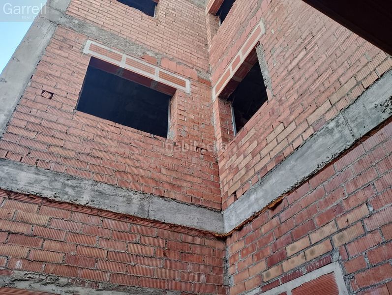 Foto f752f0ea-8ce4-4361-8f08-ca6a1ce72e6d. Edificio en Pobla de Montornès (La)