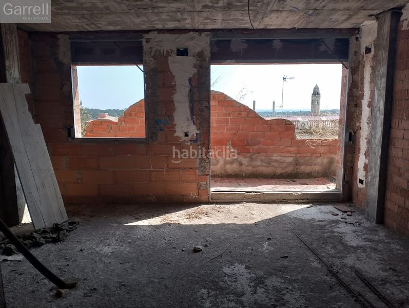 Foto b7901d1b-2afc-4d04-9dbb-d41cc62aa42d. Edifici a Pobla de Montornès (La)