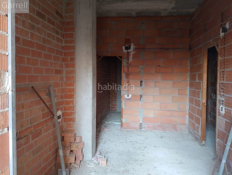 Foto ea2e6fdd-57f4-4de6-a477-55f185232f08. Edifici a Pobla de Montornès (La)