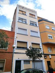 Piso  Carrer mestre serrano 
es: pl: pt:
 l'hospitalet de llobregat