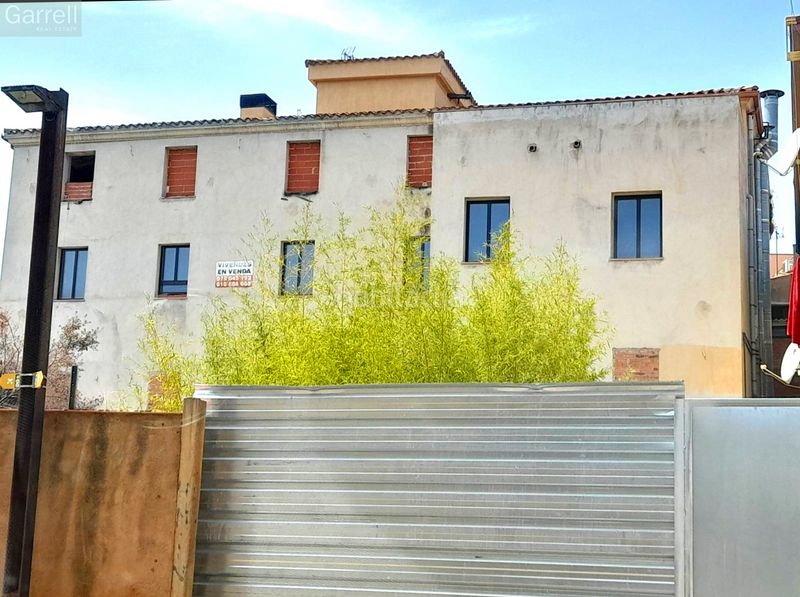 Foto b0c86b0a-da6e-4bb4-b3d3-3b8c83a2b2f6. Edificio in Bisbal d´Empordà (La)