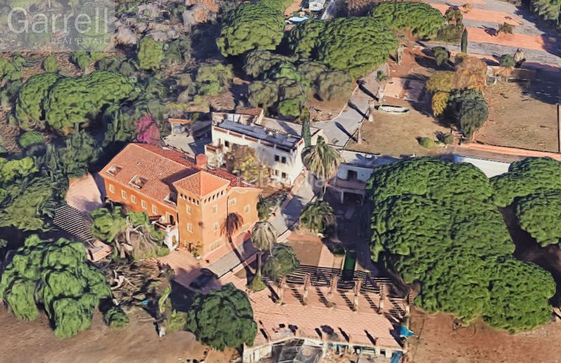 Foto b669f6ad-a6ae-4cf5-b4c7-8d7d6f37a626. Casa adossada amb piscina a Urbanitzacions Mataró