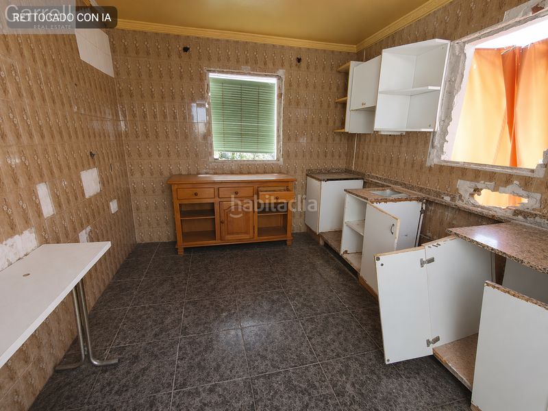 Foto 07842f60-990e-4168-acb6-21b3395592a0. Casa adossada amb aparcament a Sils