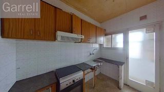 Pis  Carrer fernan caballero 
es: pl: pt:
 sabadell (barcelona). Amplio apartamento de 4 dormitorios y 1 baño en sabadell, ideal