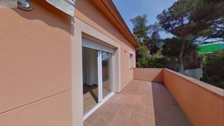 Casa adossada a Carrer Petúnies