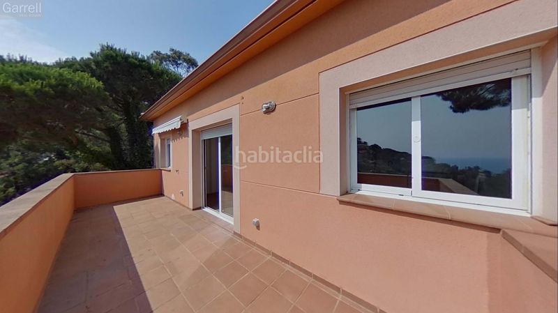 Foto 09228a7d-4614-44e2-bf3d-cc5e2188b787. Casa adossada a Serra Brava Lloret de Mar