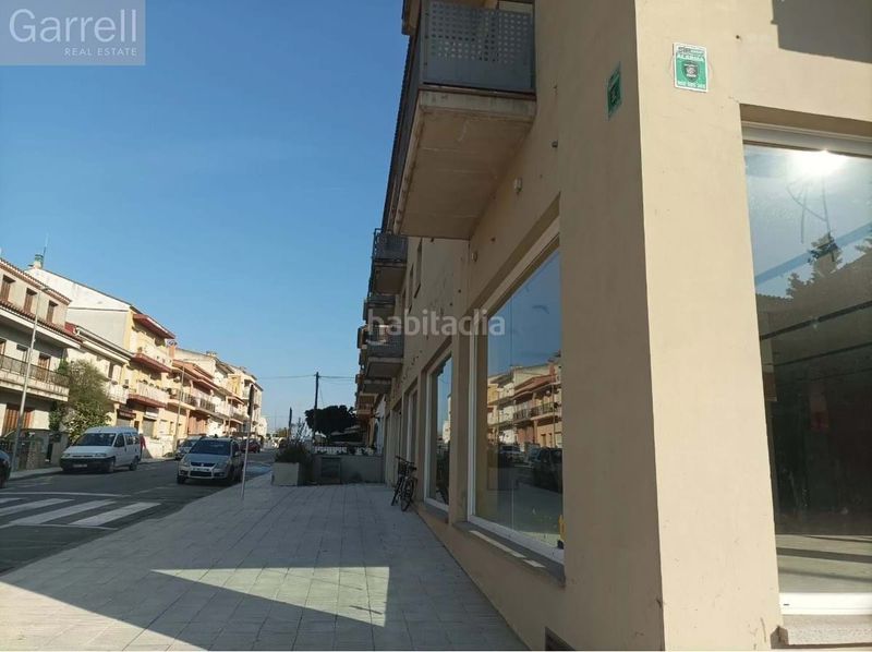 Foto a4c28aa4-d1a9-4691-b38d-7796e23335d1. Local comercial a Castelló d´Empúries