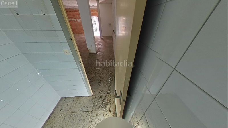 Foto a536ea79-bdc1-4656-9aa3-10a20b6023cc. Local comercial a El Camp de l´Arpa del Clot Barcelona