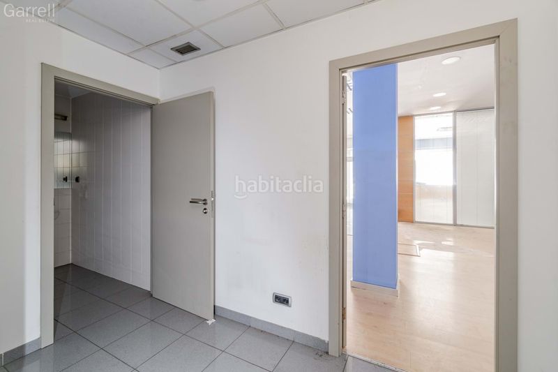 Foto 4ac5dafe-c4b3-4528-8d79-53f83f057c78. Local comercial a Martorell