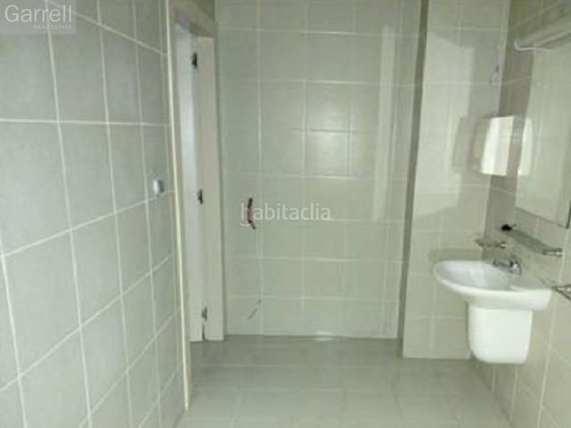 Foto 9b6b974e-b70f-4937-912d-7a24007b23a0. Local comercial a Mercat-Mas Moixa Blanes