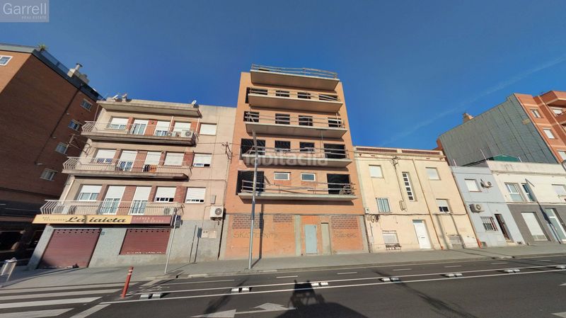 Foto 54a67f77-8f0e-4b68-b12f-c214375cd64a. Edificio in Centre-Estació Gavà