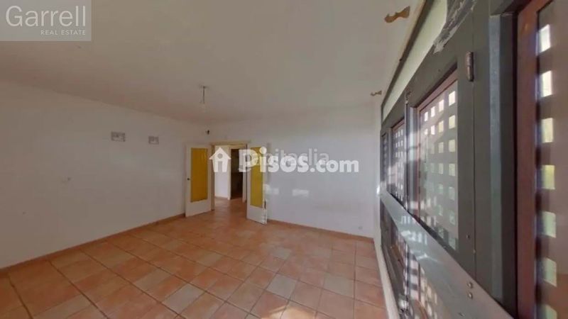 Foto 08462a85-0789-4aaa-9da4-a413a0cab5f0. Casa adossada a Els Pavos Blanes