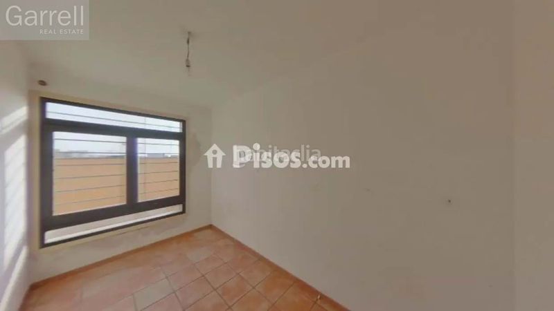 Foto 1b3a5c85-74b3-4128-832a-820ea9c03f9d. Casa adossada a Els Pavos Blanes