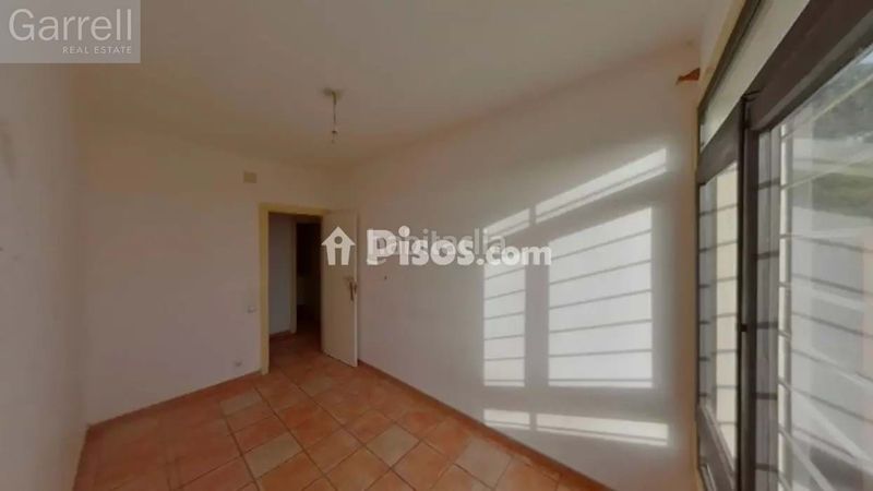 Foto 1febdde6-7ed8-4b61-8b16-192e9514b999. Casa adossada a Els Pavos Blanes