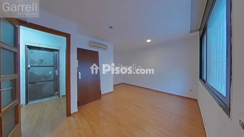Foto f8c0c912-e8ba-46f1-aad5-1f6bd26e164a. Pis a Egara Terrassa