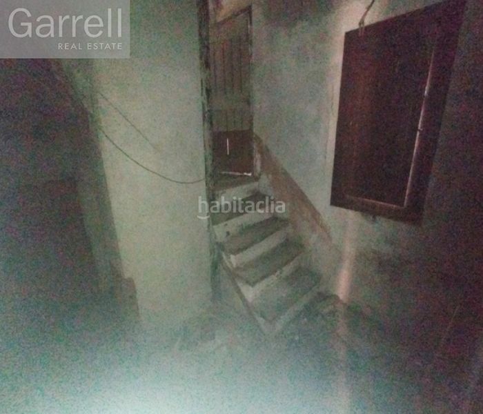 Foto 120d4299-28e8-43b2-bd62-7ec5183eb8d4. Edificio en Olot