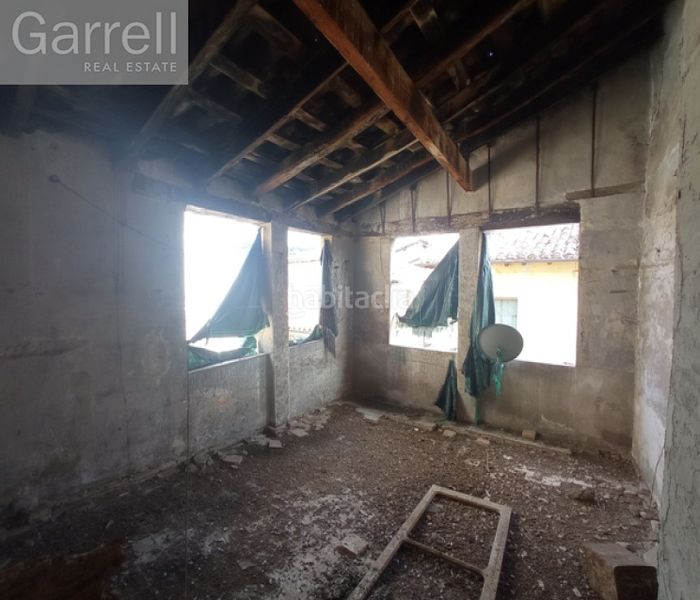 Foto b85c8931-9328-4485-bbda-3549a4a9a6fa. Edificio en Olot