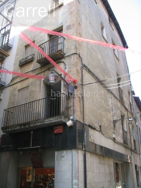Foto ec2abb02-94cb-4c30-8f00-7b92ef1edf13. Edificio en Olot