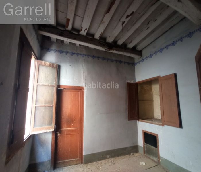 Foto f337b3f7-7ce7-453f-8d95-5c3f8ea5f14d. Edifici a Olot