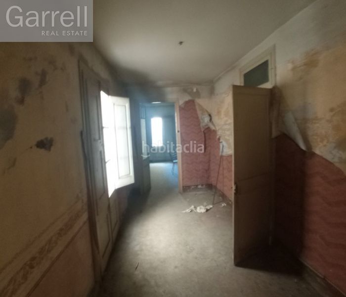 Foto fae052b2-b46a-4e82-8c97-5f5bf7a50035. Edifici a Olot