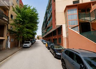 Pis a CL SOLSONA  Es: Pl: Pt:
 BADALONA (BARCELONA)