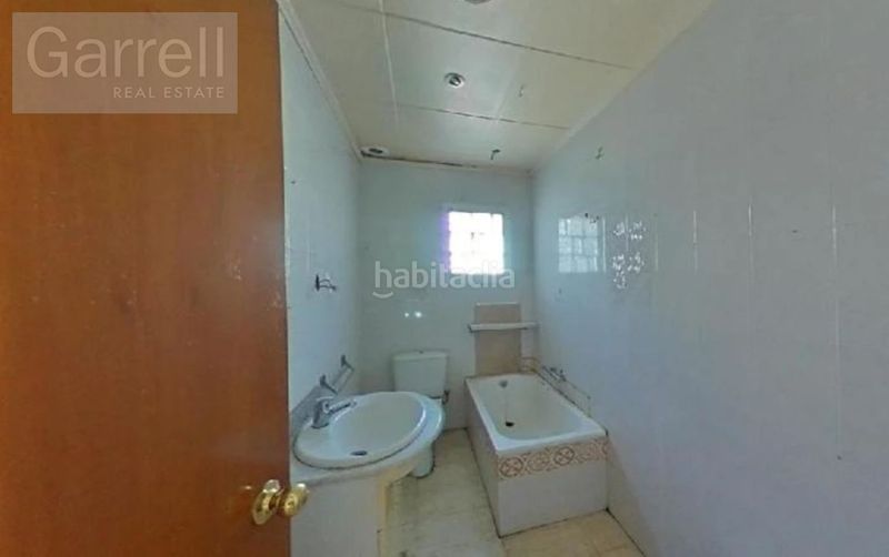 Foto 1049d072-c75e-4701-b832-da74e3bde575. Casa adossada a Massanes