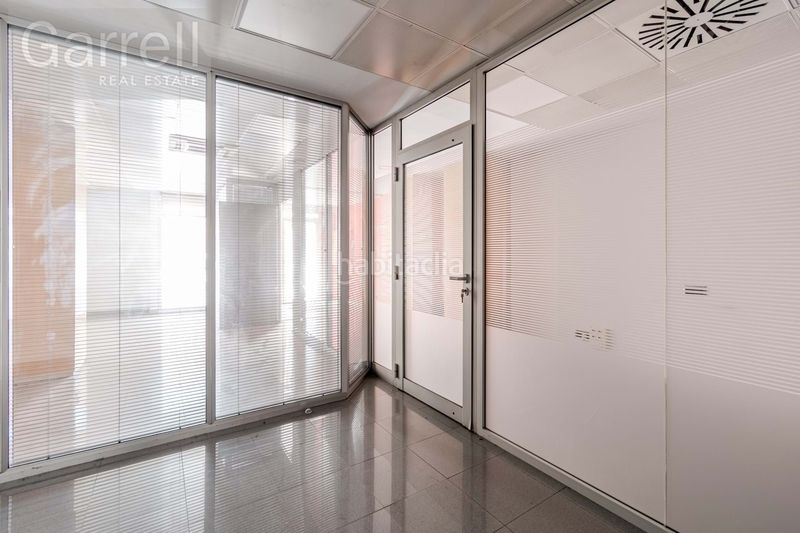 Foto aabe6f8a-3477-423b-9c7e-4852b7a1771b. Local comercial a Centre-Estació Gavà