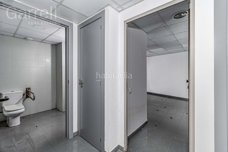 Foto df0503cf-f452-4bd3-9797-ca98841c123a. Local comercial a Centre-Estació Gavà