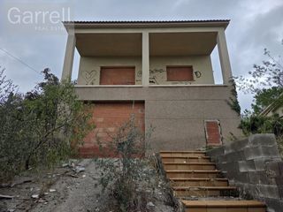 Chalet  Carrer cervera. Encantador chalet de 124 m en barcelona, con 3 dormitorios, 2 ba