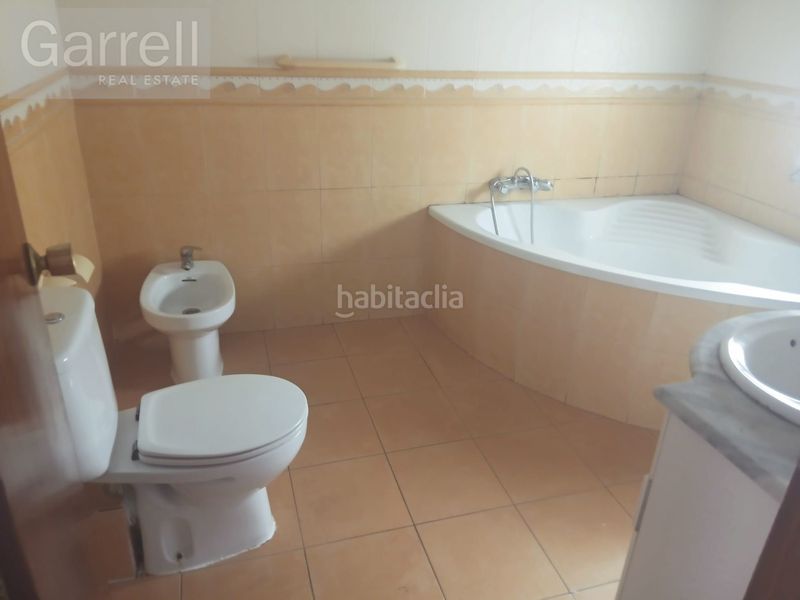 Foto 0fd90ca9-2287-494d-9d67-a35c80234f39. Pis a La Salut Badalona