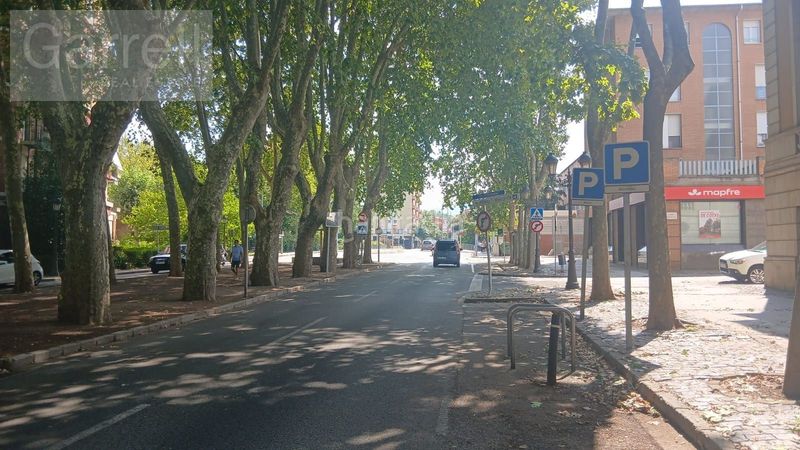 Foto 621c2dfb-8445-47df-9a38-97ecef800b2e. Casa adossada amb aparcament a Olot