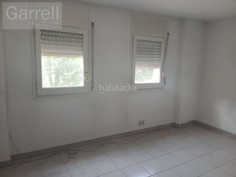 Foto 6adbbd93-3e2d-46c1-84a0-38b79a50f3b9. Casa adossada amb aparcament a Olot